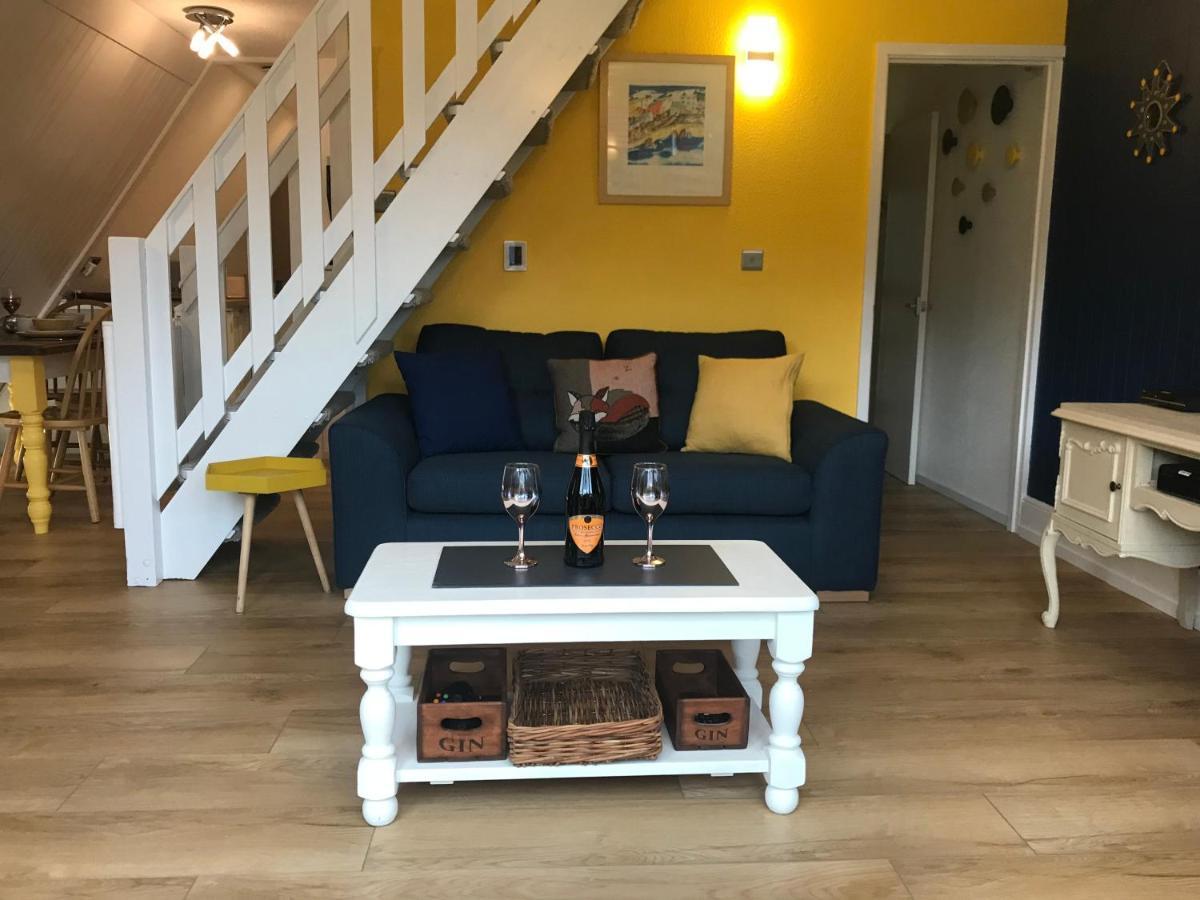 Foxes Sea Side Retreat Deluxe Chalet Is A Lovely Holiday Home Tucked Away On The Kent Coast Kingsdown  Buitenkant foto