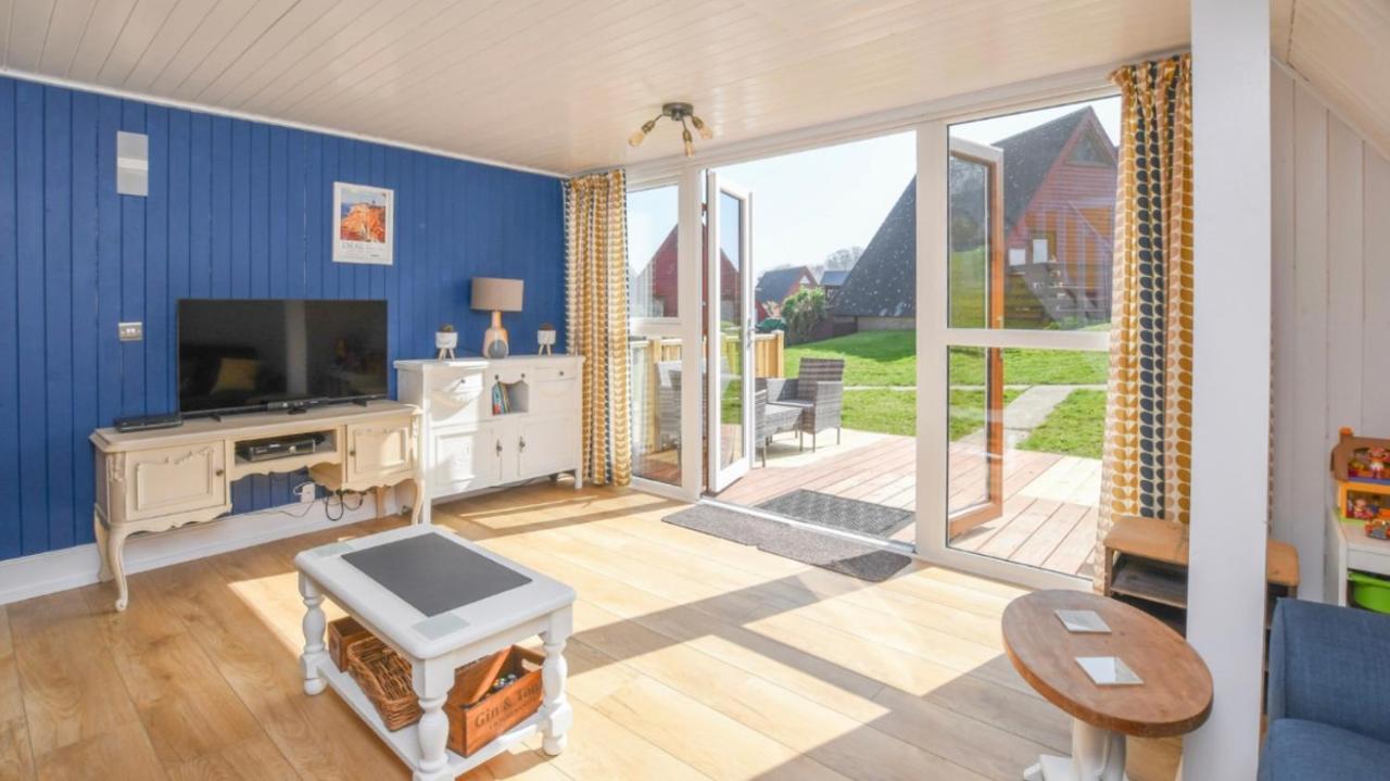 Foxes Sea Side Retreat Deluxe Chalet Is A Lovely Holiday Home Tucked Away On The Kent Coast Kingsdown  Buitenkant foto